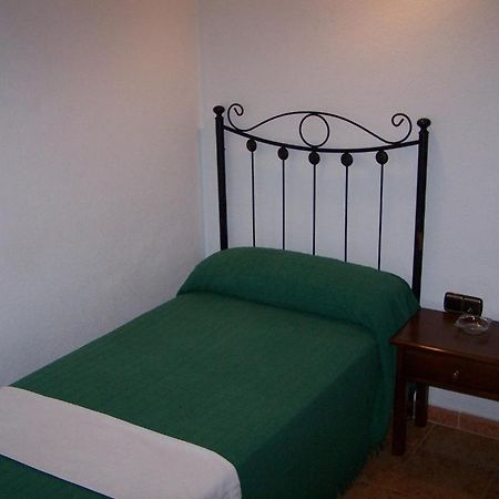 Hostal Villega Pizarra Esterno foto